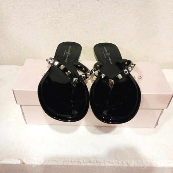 Chinese Laundry - Picture 3 of 4